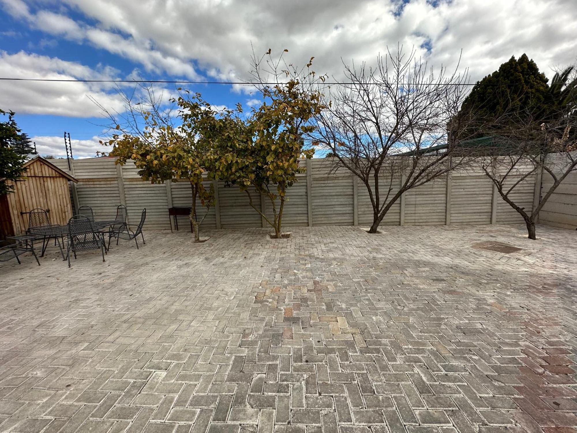 פולוקוואנה Favour Guest House מראה חיצוני תמונה